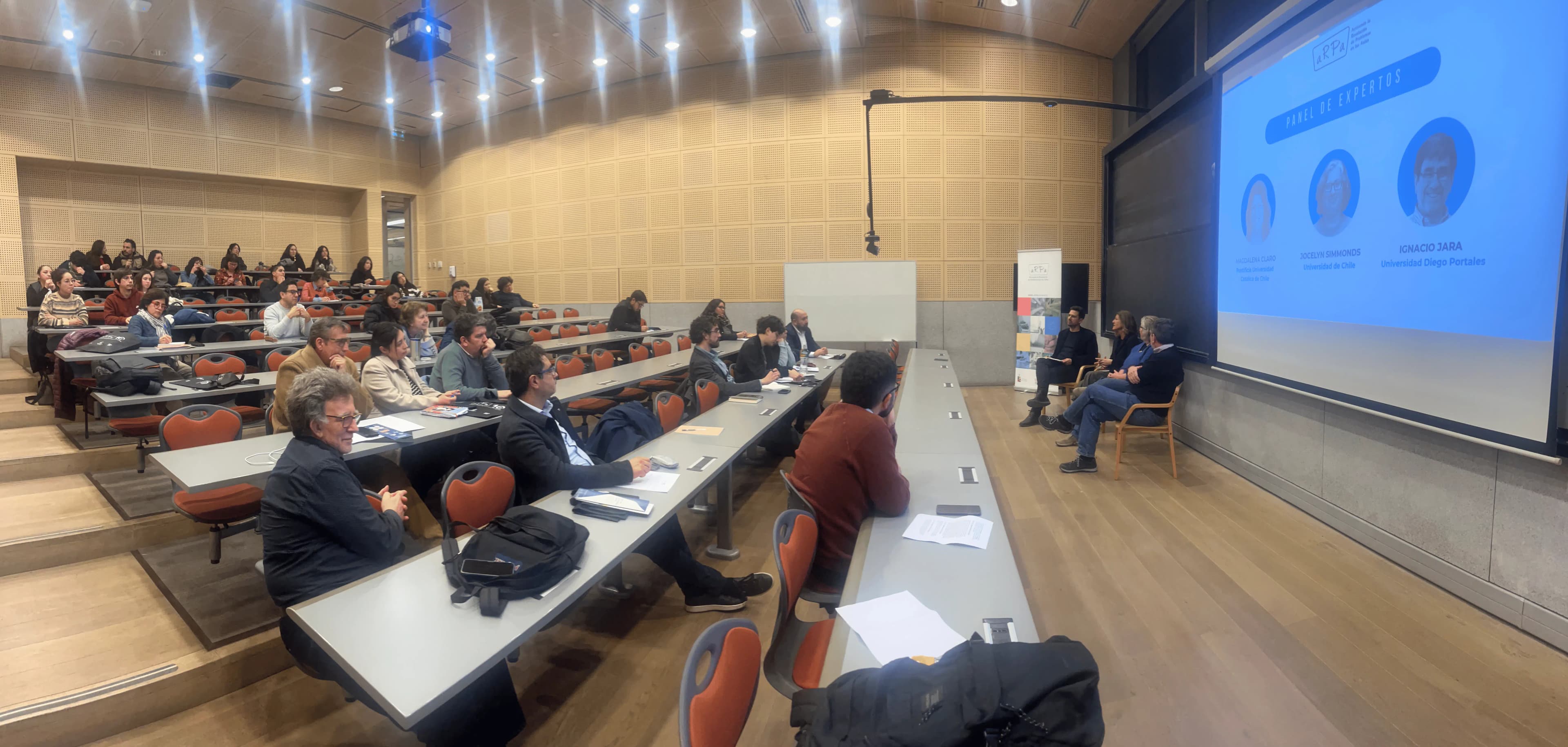 Imagen para la noticia: ¿Cómo preparar a los estudiantes para un mundo digital? Proyecto con 70 docentes exploró cómo enseñar a pensar y resolver problemas en el aula